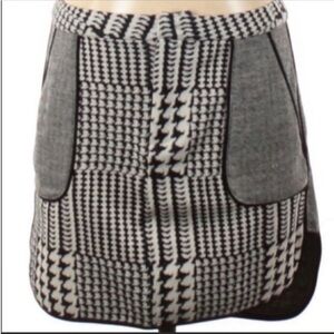 NWT Aryn K plaid black and white wool mini skirt with big pockets. Size Small